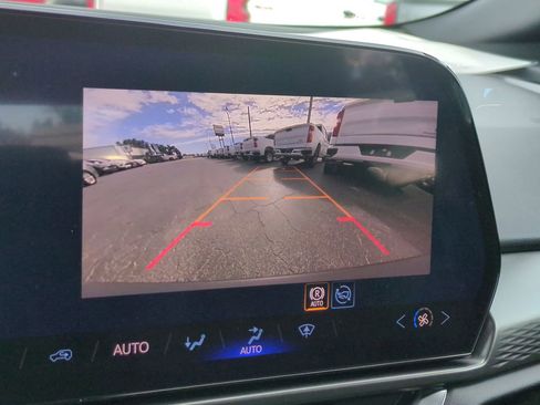 New 2026 Chevrolet Equinox EV LT image 18