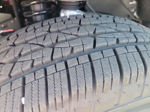 Certified 2025 Toyota Tacoma SR5 image 36