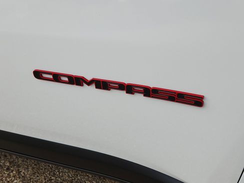 Used 2023 Jeep Compass Trailhawk image 8