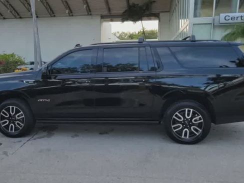 Used 2023 GMC Yukon XL AT4 w/ AT4 Premium Package AWD/4WD image 5