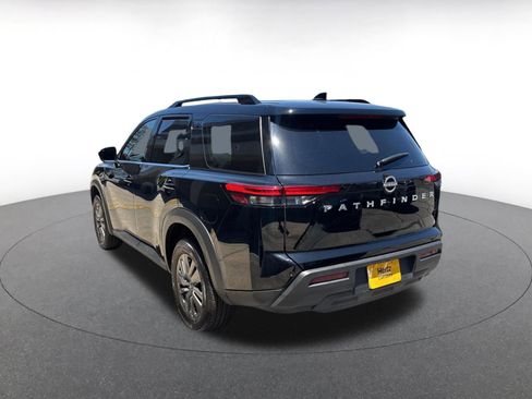 Used 2025 Nissan Pathfinder SV FWD image 13