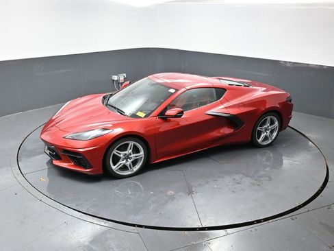 Used 2021 Chevrolet Corvette Stingray Preferred Cpe w/ Engine Appearance Package RWD image 19
