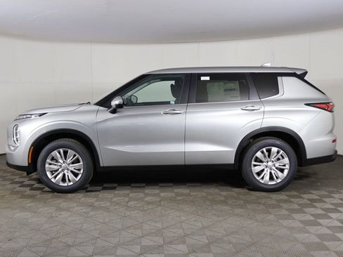 New 2026 Mitsubishi Outlander ES AWD/4WD image 17