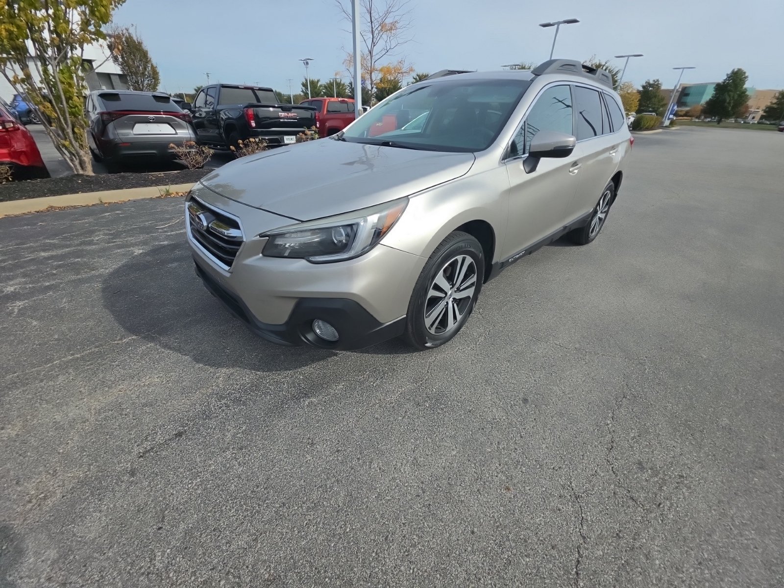 Used 2019 Subaru Outback 2.5i Limited AWD/4WD image 3