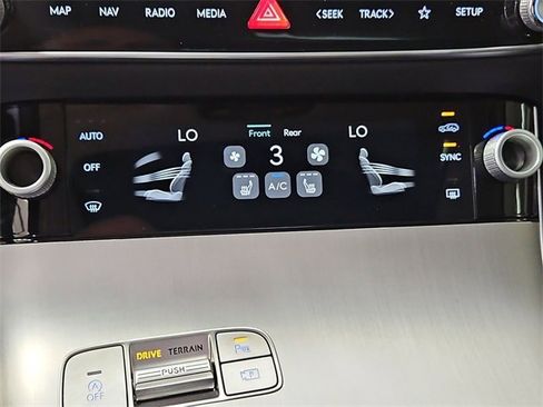 Used 2026 Genesis GV70 2.5T Select image 39