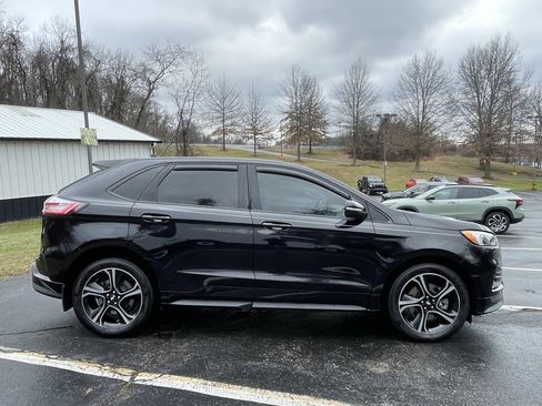 Used 2020 Ford Edge ST w/ Cold Weather Package image 2