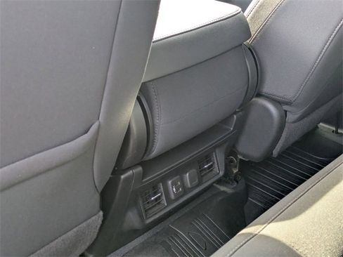 Used 2022 GMC Sierra 1500 Elevation image 30