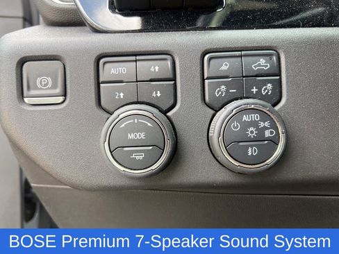 Used 2024 Chevrolet Silverado 2500 ZR2 w/ Technology Package image 22