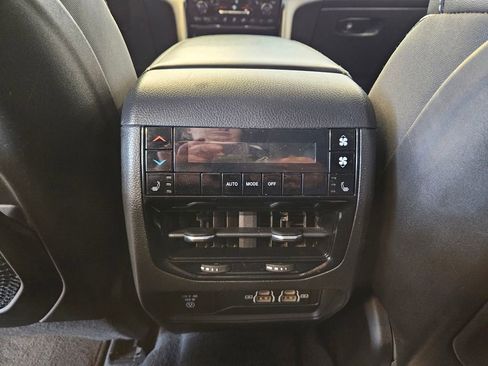 Used 2022 Jeep Grand Cherokee L Limited AWD/4WD image 22