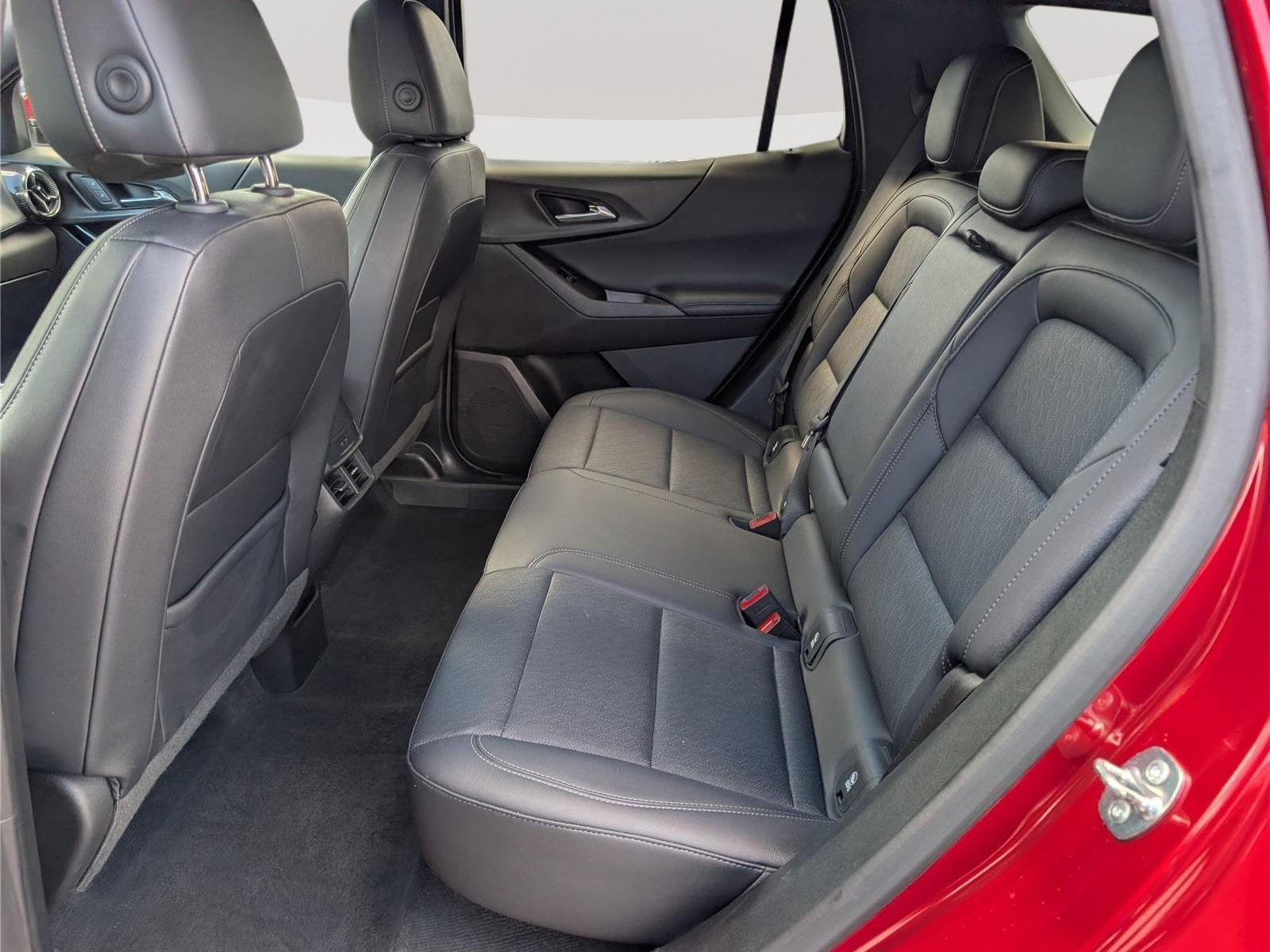 Used 2025 Chevrolet Equinox LT w/ Convenience Package II FWD image 15