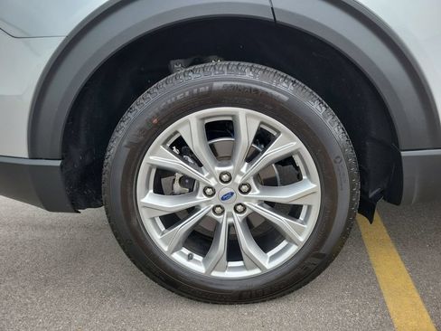 Certified 2024 Ford Explorer Limited w/ Limited Technology Package AWD/4WD image 5