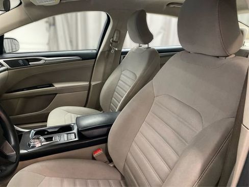 Used 2018 Ford Fusion SE image 10