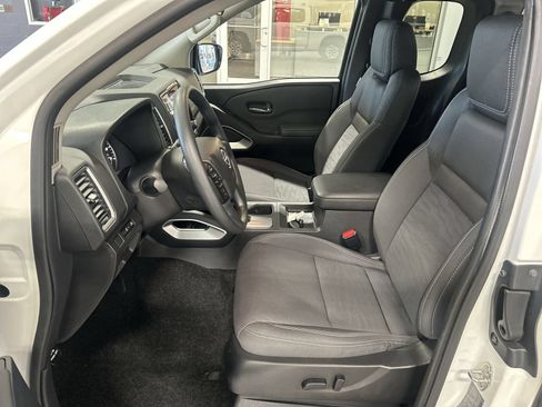 Certified 2024 Nissan Frontier SV w/ Technology Package AWD/4WD image 26