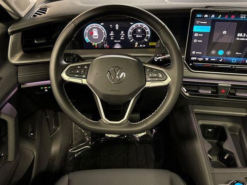 New 2026 Volkswagen Tiguan SE AWD/4WD image 13