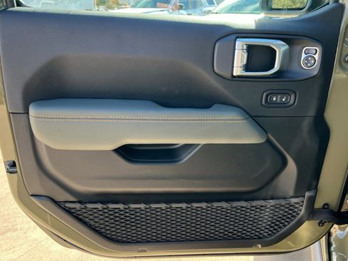 New 2026 Jeep Gladiator Mojave image 14