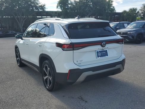 Certified 2026 Volkswagen Tiguan SE FWD image 7