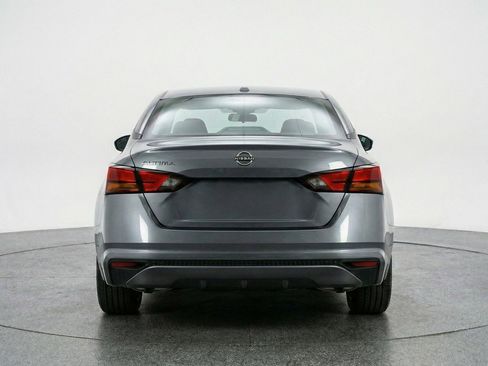 Used 2025 Nissan Altima 2.5 SV image 7