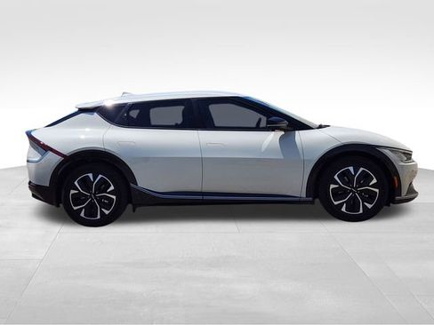 Used 2022 Kia EV6 Wind w/ Wind Technology Package AWD/4WD image 10