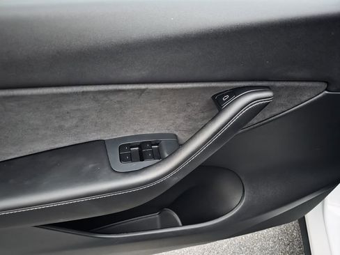 Used 2021 Tesla Model Y Long Range image 20