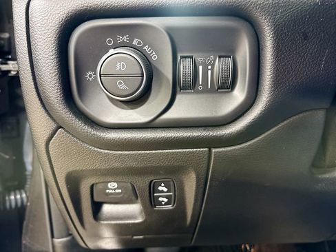 Used 2019 RAM 1500 Big Horn AWD/4WD image 12