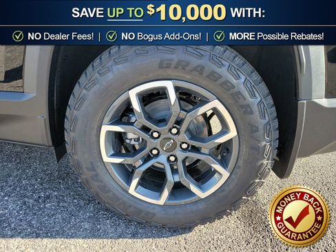 New 2026 Chevrolet Equinox ACTIV w/ Convenience Package III FWD image 11