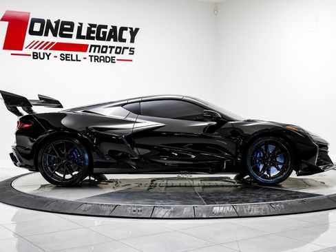 Used 2026 Chevrolet Corvette ZR1 w/ ZR1 Carbon Fiber Aero Package RWD image 9