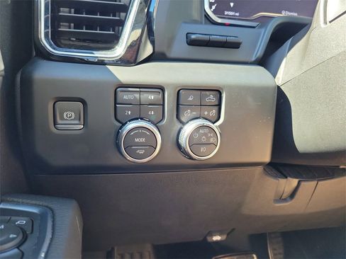 Used 2024 GMC Sierra 2500 Denali w/ Denali Reserve Package image 27