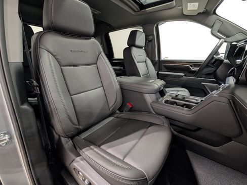 Used 2026 GMC Sierra 3500 Denali w/ Denali Reserve Package image 23