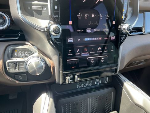 New 2026 RAM 1500 Laramie AWD/4WD image 27