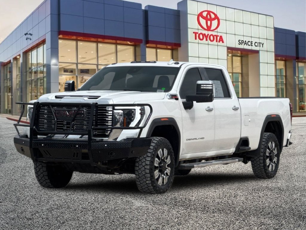Used 2024 GMC Sierra 3500 Denali w/ Technology Package AWD/4WD image 2