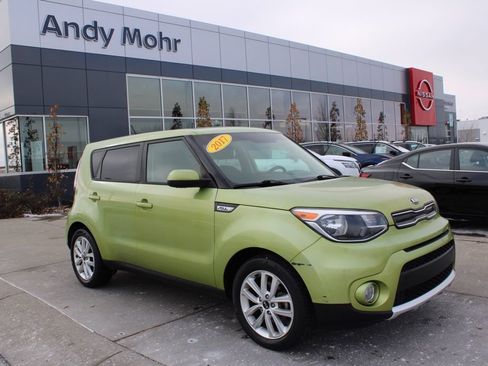 Used 2017 Kia Soul + image 1