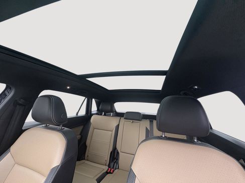 Certified 2023 Volkswagen Atlas Cross Sport SE w/ Panoramic Sunroof Package AWD/4WD image 5