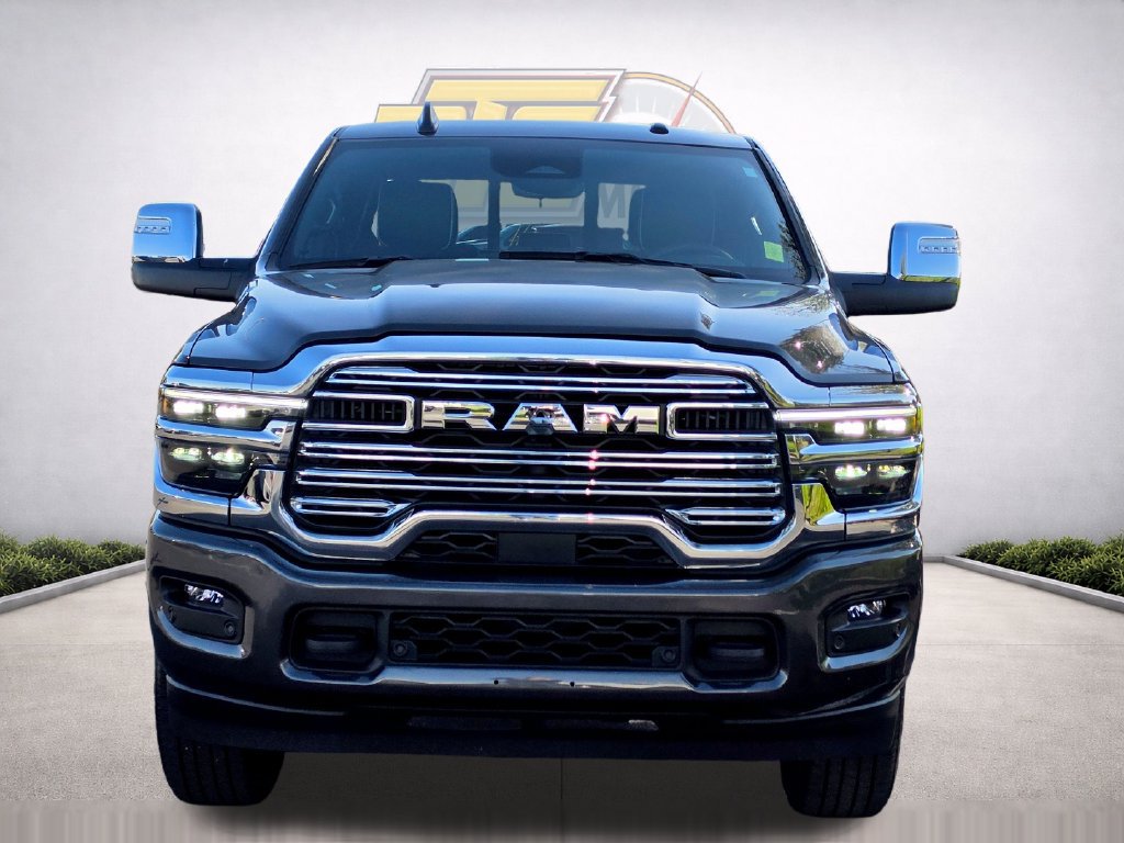 Used 2025 RAM 2500 Laramie AWD/4WD image 3