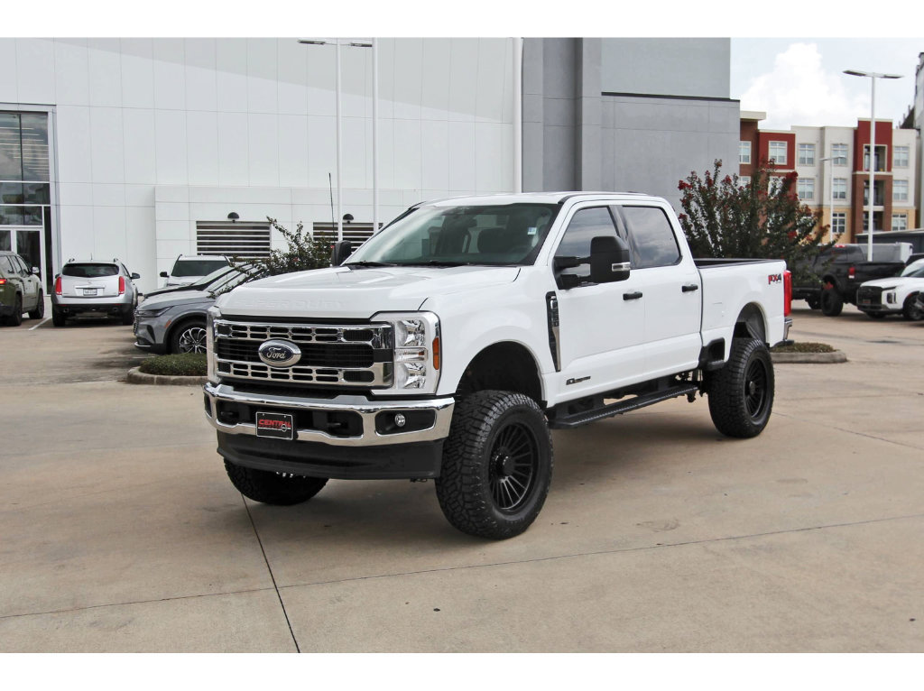 Used 2025 Ford F250 XLT w/ FX4 Off-Road Package AWD/4WD image 2