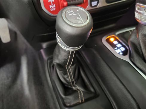 Used 2020 Jeep Gladiator Rubicon AWD/4WD image 26
