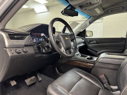 Used 2020 Chevrolet Suburban LT image 14