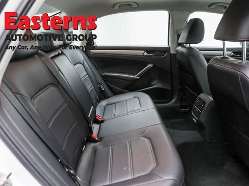 Used 2022 Volkswagen Passat 2.0T SE image 21