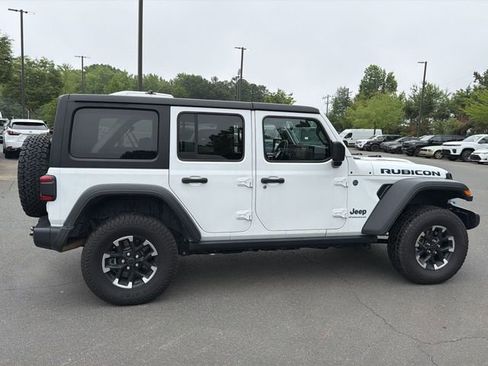 Used 2024 Jeep Wrangler Unlimited Rubicon 4xe AWD/4WD image 4