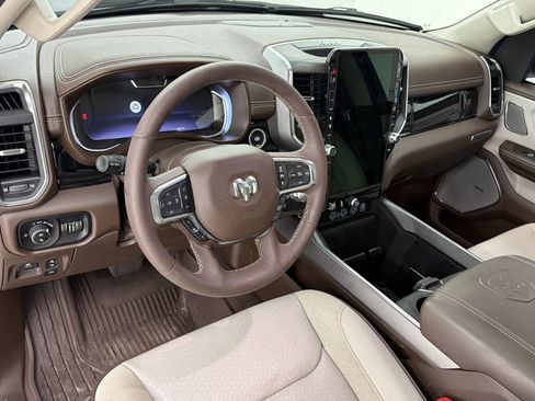 Used 2025 RAM 1500 Laramie AWD/4WD image 4