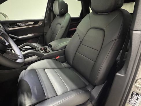 Used 2026 Porsche Cayenne AWD/4WD image 15