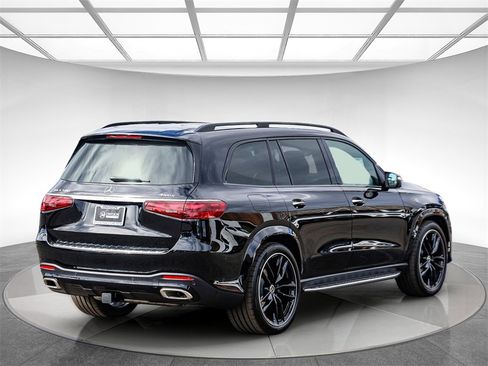 New 2026 Mercedes-Benz GLS 580 4MATIC image 4