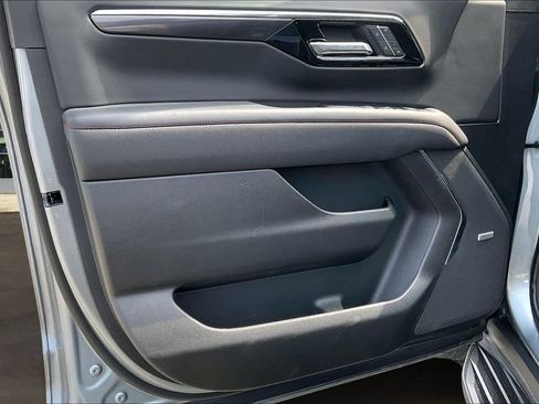 Used 2025 Chevrolet Suburban RST w/ Comfort Package image 20