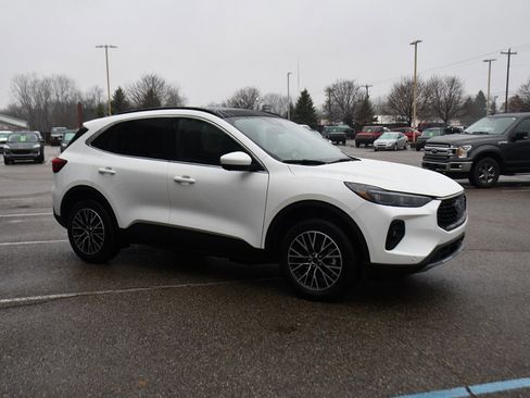 New 2026 Ford Escape Base w/ PHEV Premium Package image 8