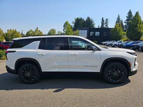 New 2026 Chevrolet Traverse LT w/ Midnight/Sport Edition image 4