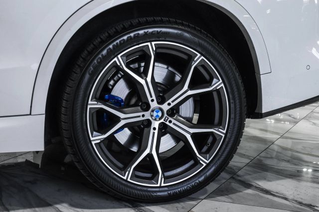 Used 2020 BMW X5 M50i AWD/4WD image 53