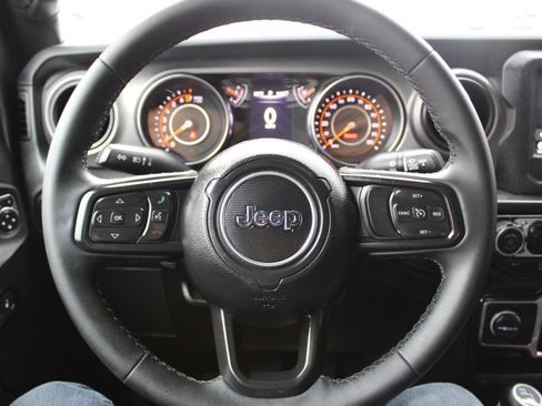 Used 2023 Jeep Gladiator Sport image 13