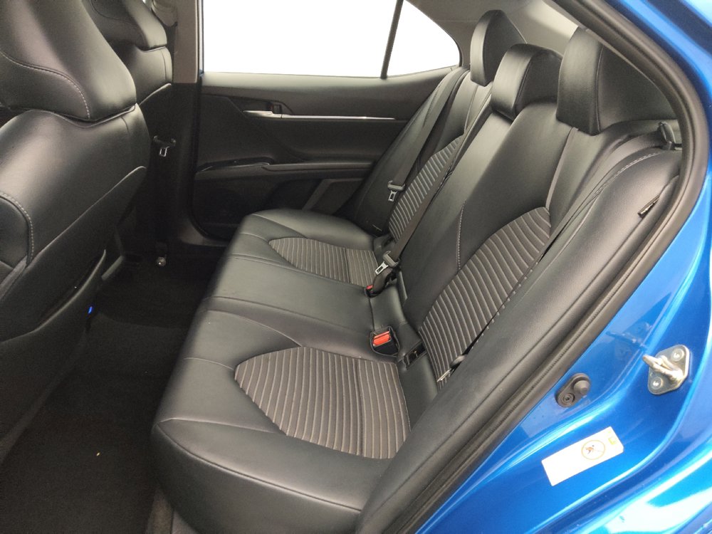 Used 2019 Toyota Camry SE FWD image 18