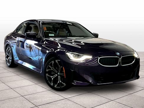 Used 2025 BMW 230i Coupe w/ Premium Package image 2