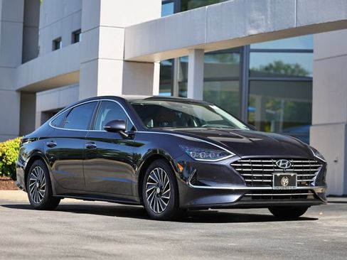 Used 2021 Hyundai Sonata Limited w/ Cargo Package FWD image 1