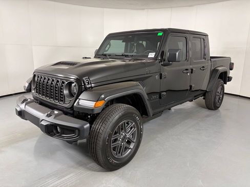 New 2026 Jeep Gladiator Sport AWD/4WD image 4